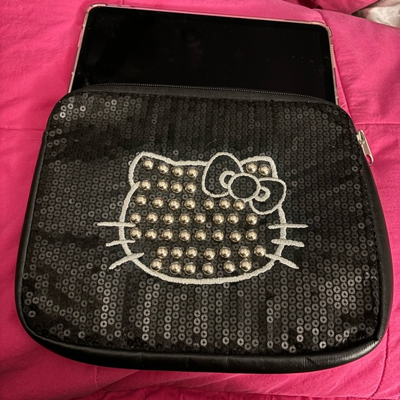 Sanrio Hello Kitty Tablet Carrying Case - Picture 4 of 5